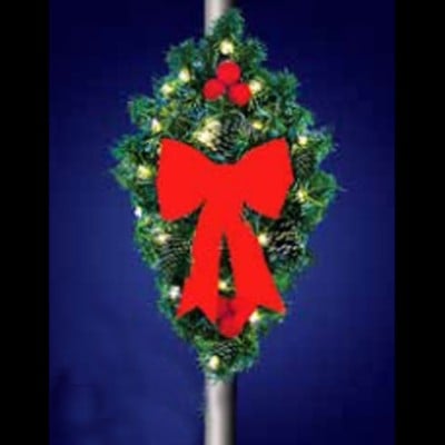 Column Spray Christmas Lamp Post
