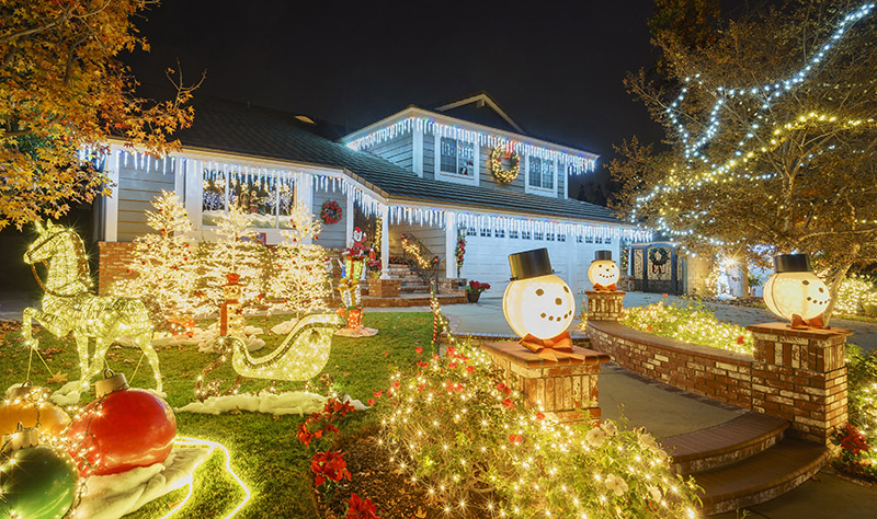 LED Christmas Lights: Illuminate Your House This Christmas Season