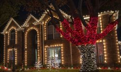 How to Light the Perimeter Of Your Home and Roofline with Christmas Lights